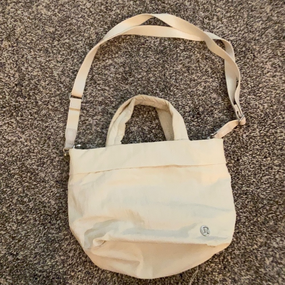 LULULEMON MICRO BAG (never used)